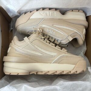 Brand new Fila/ never worn! Any offers willing to negotiate. Thank you!